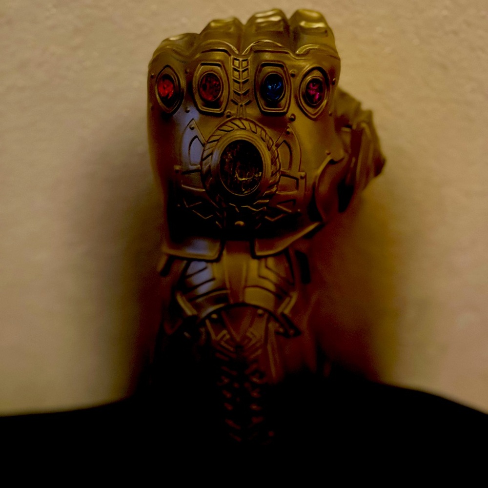 thanos gauntlet from new york